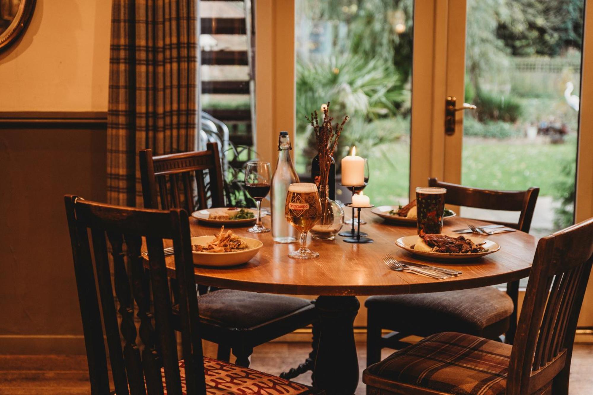 The White Lion Inn Oakham Bagian luar foto